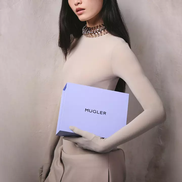 IRRESISTIBLE GIFT BOX