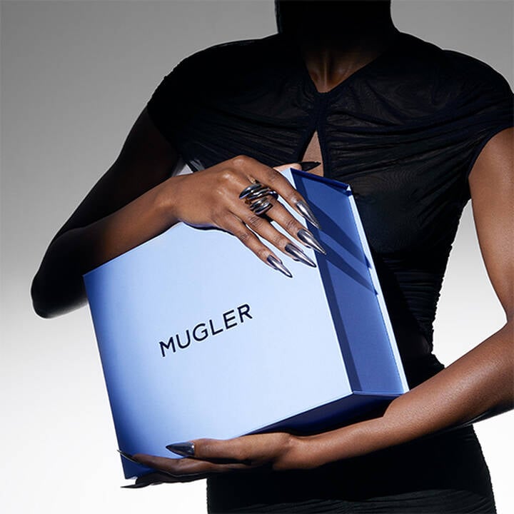 IRRESISTIBLE GIFT BOX