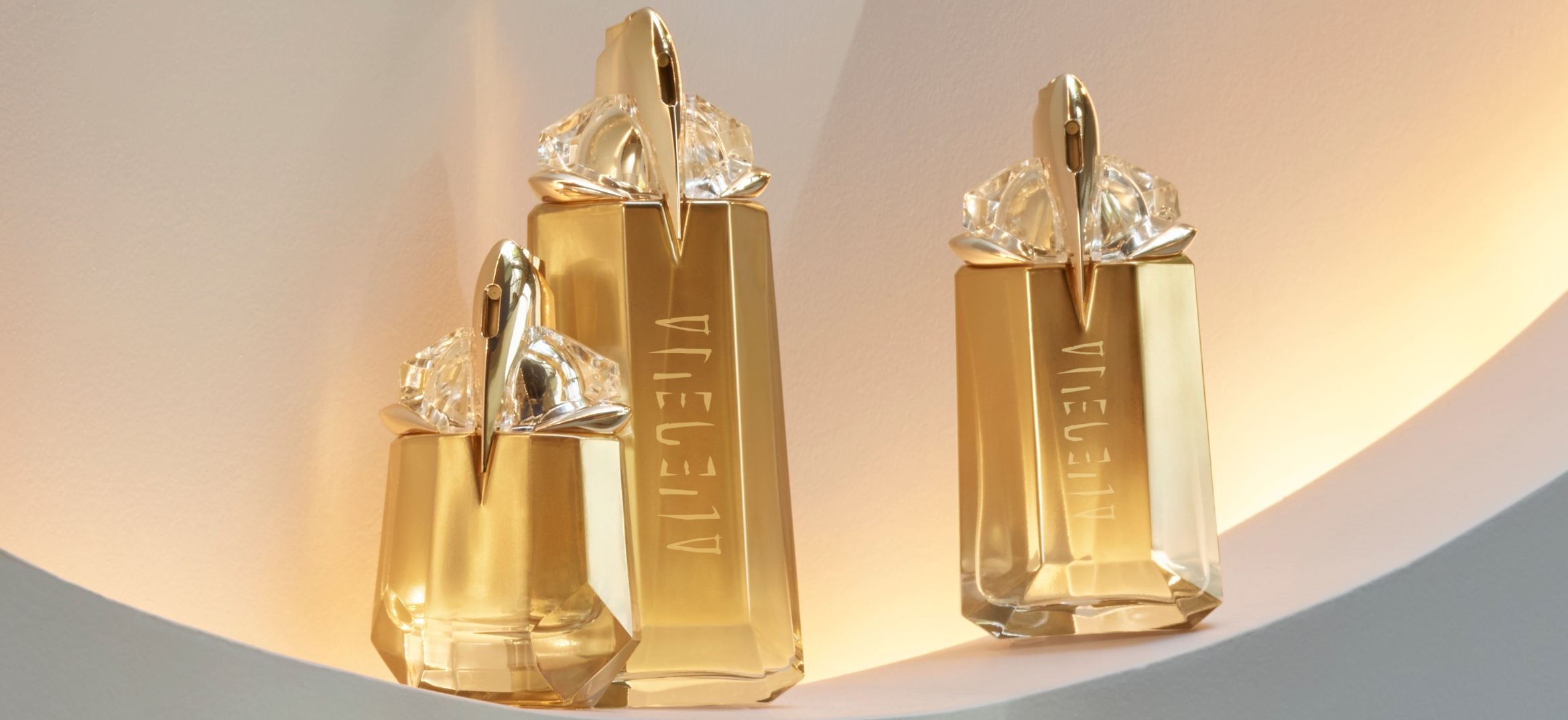 Alien Goddess secrets: The gold perfume bottle